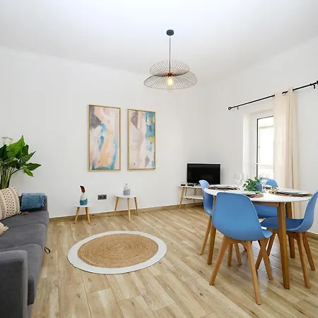 24a - Bindage Aartcent Apartment *